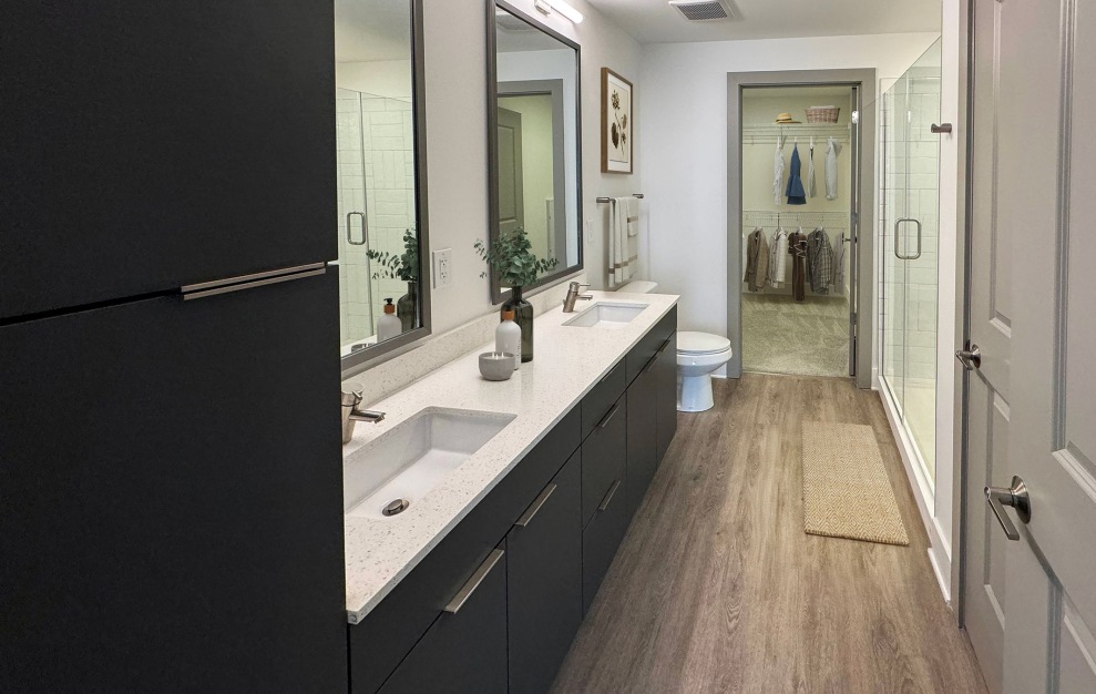 A2 - 1 bedroom floorplan layout with 1 bath and 760 square feet. (Bathroom)